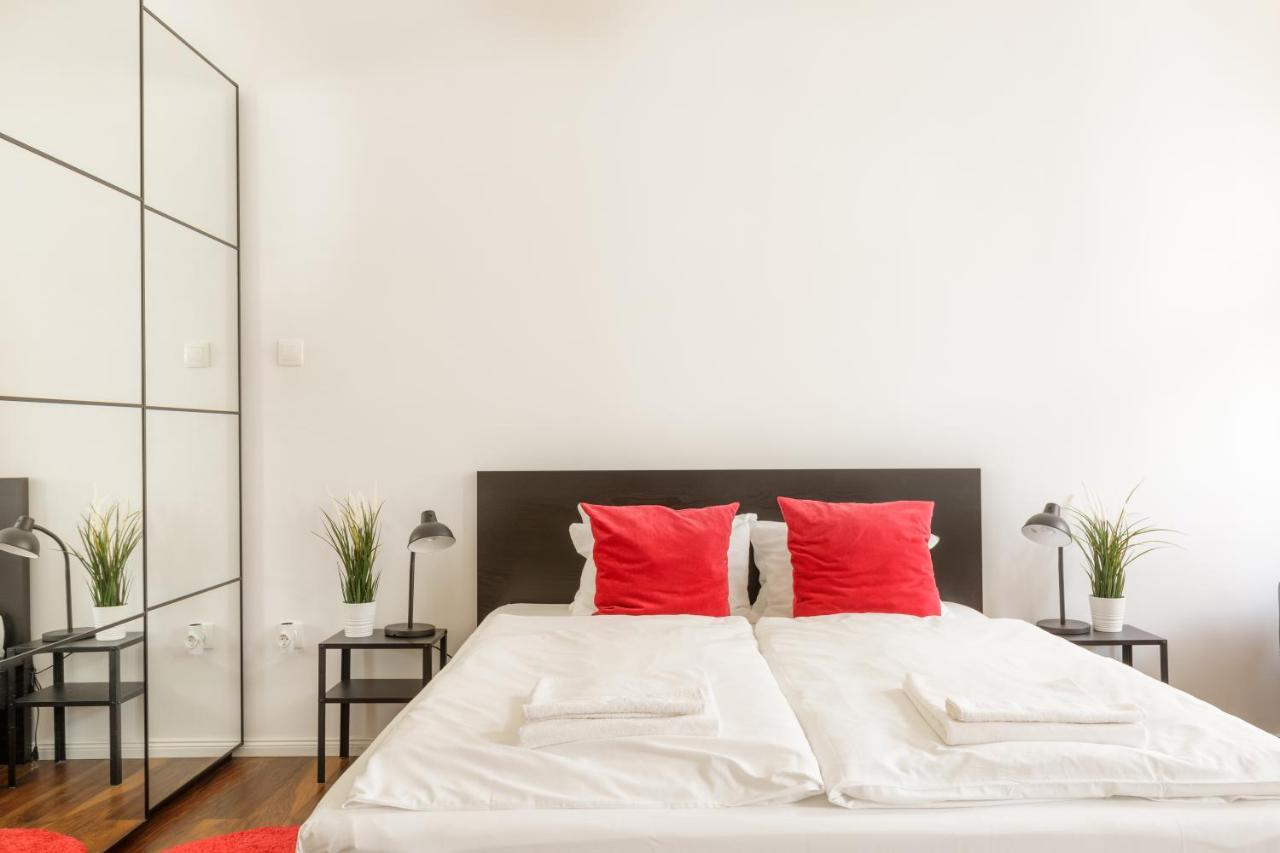 Apartamento Red Dot Two - New Unit In The Heart Of Party Town Budapest Exterior foto