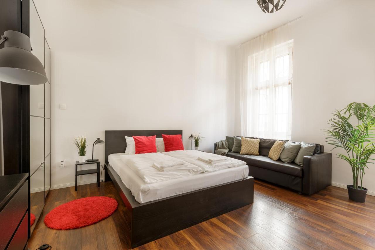 Apartamento Red Dot Two - New Unit In The Heart Of Party Town Budapest Exterior foto